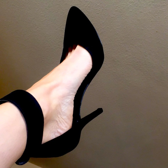 Ankle strap pumps - Picture 5 of 7
